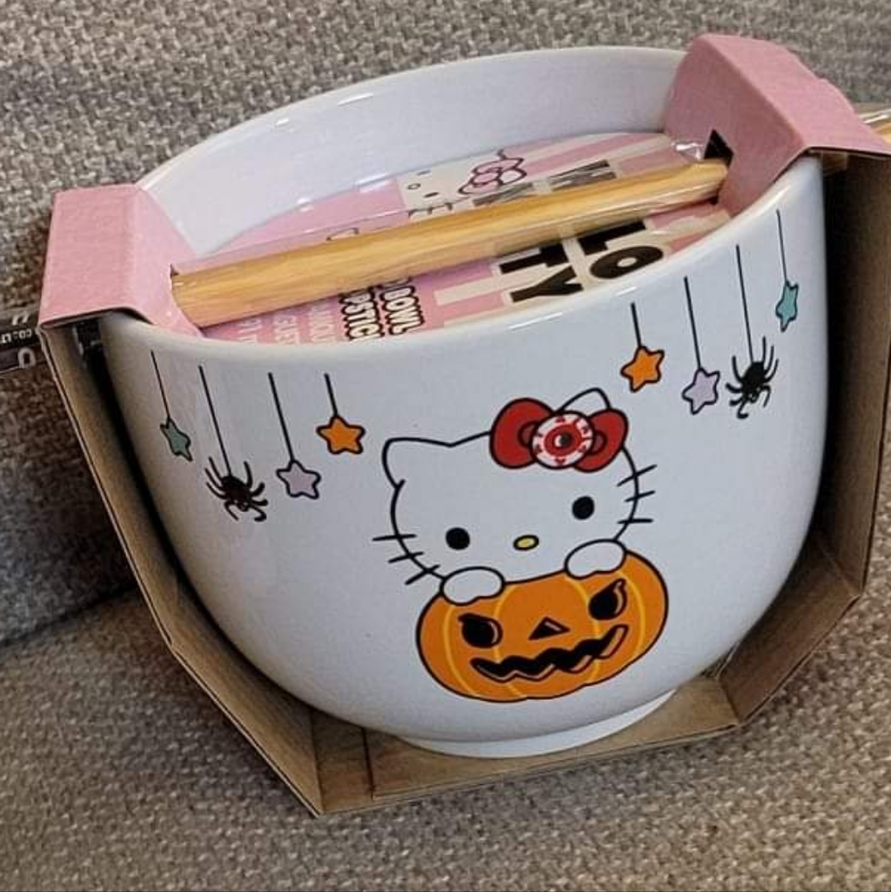Hello Kitty ramen bowl-Halloween season